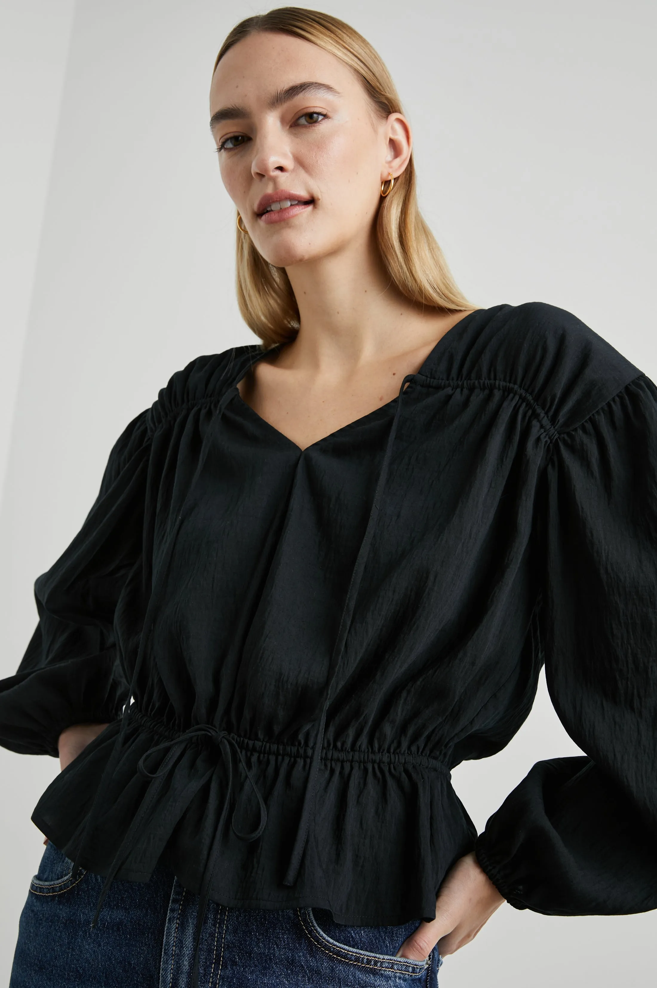 ABRA TOP - BLACK Rails
