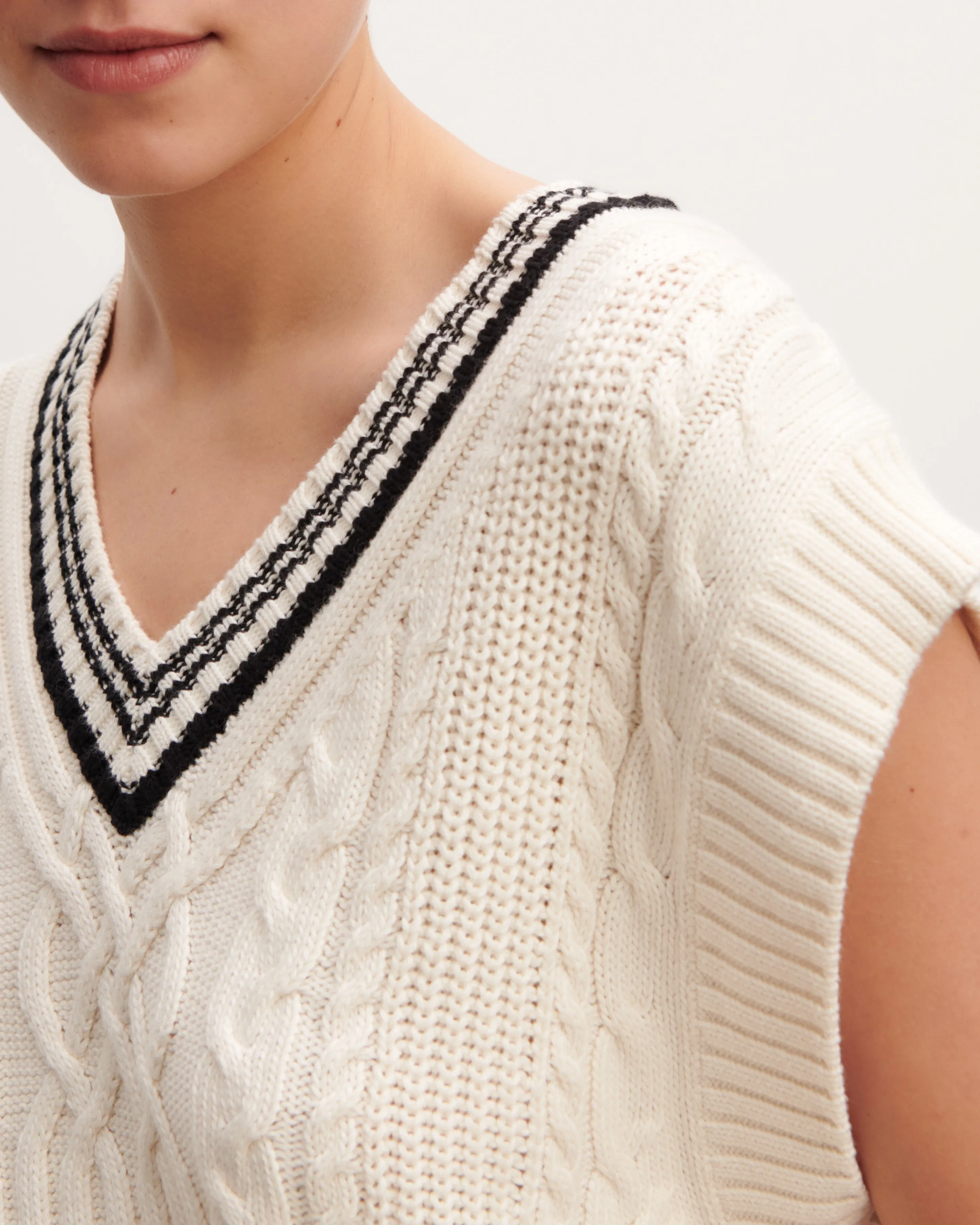 Cable sleeveless pullover Eric Bompard