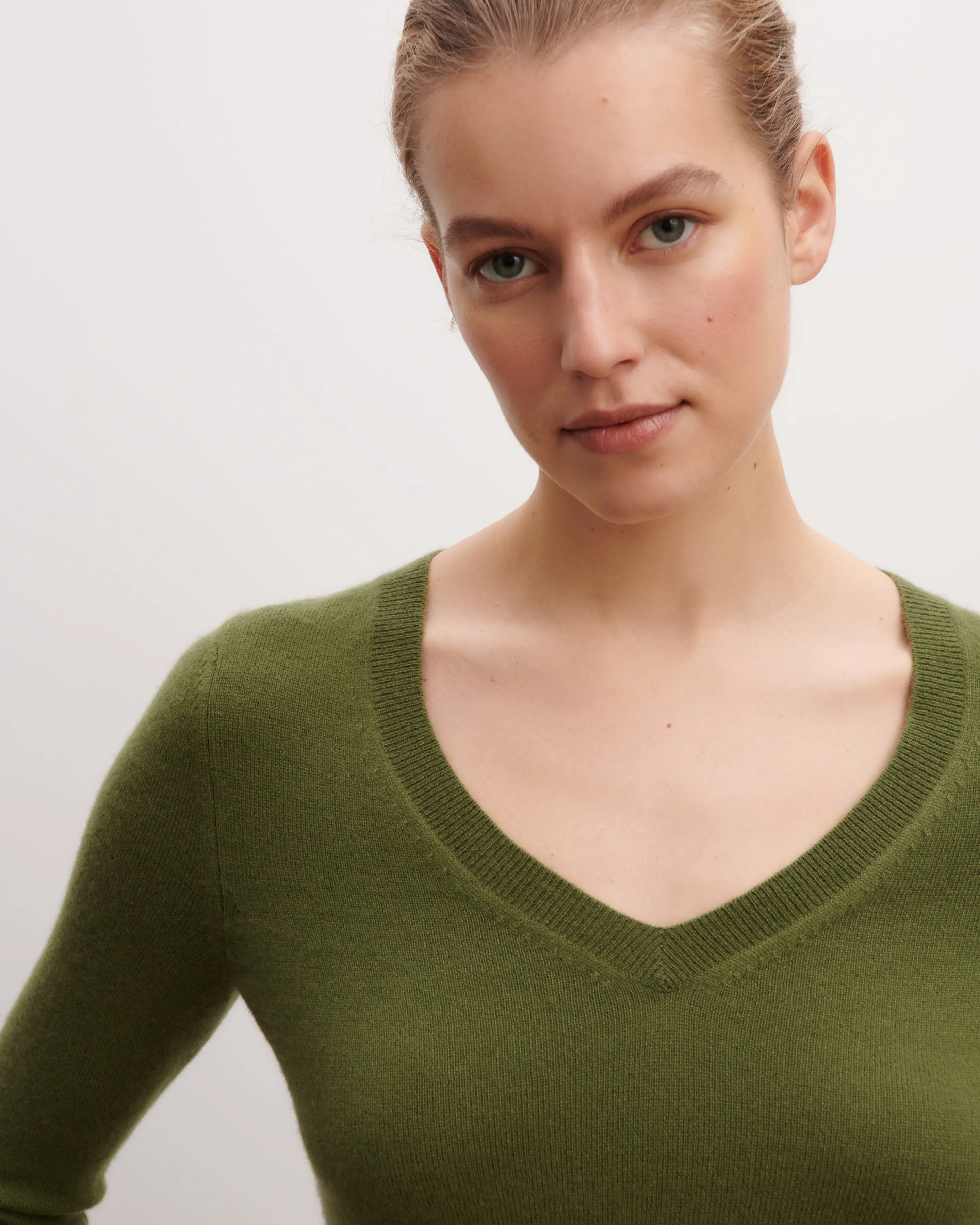 Classic V-neck pullover Eric Bompard