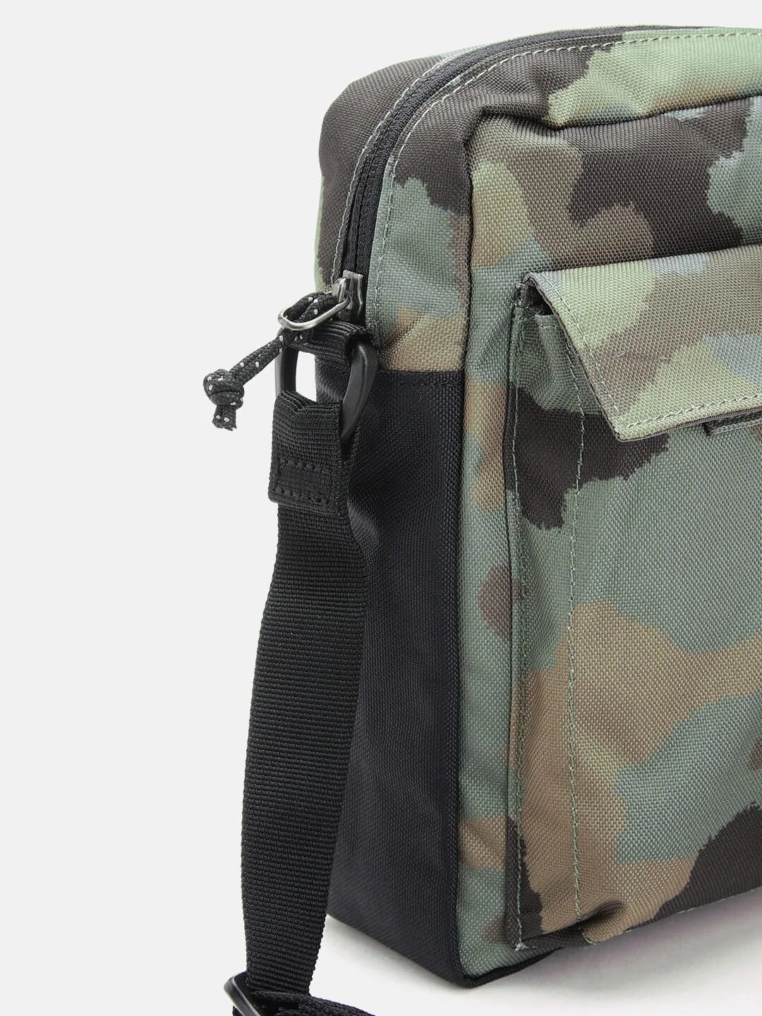 Columbia Unisex Green Zigzag Side Bag