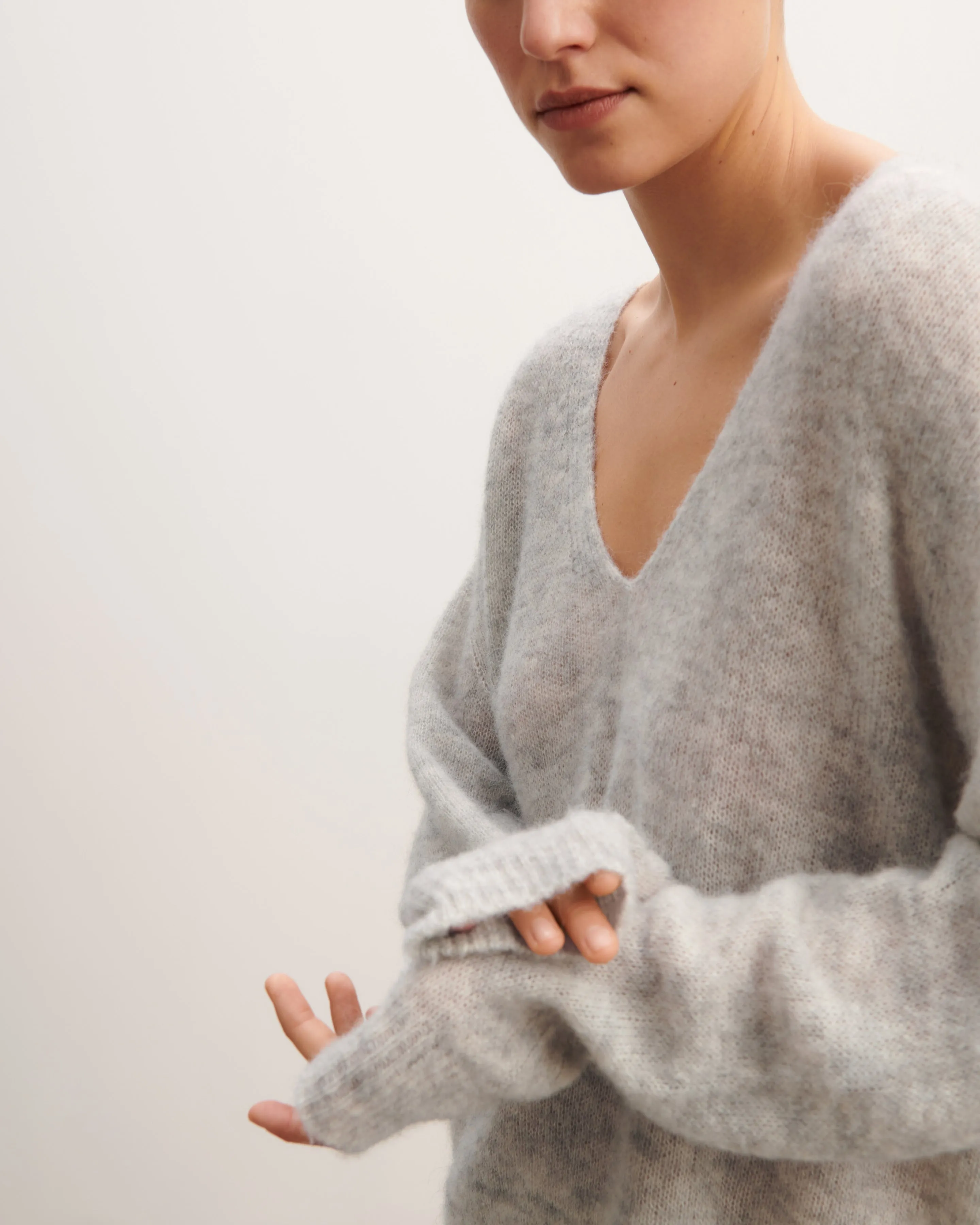 Feather-light knit V-neck Eric Bompard