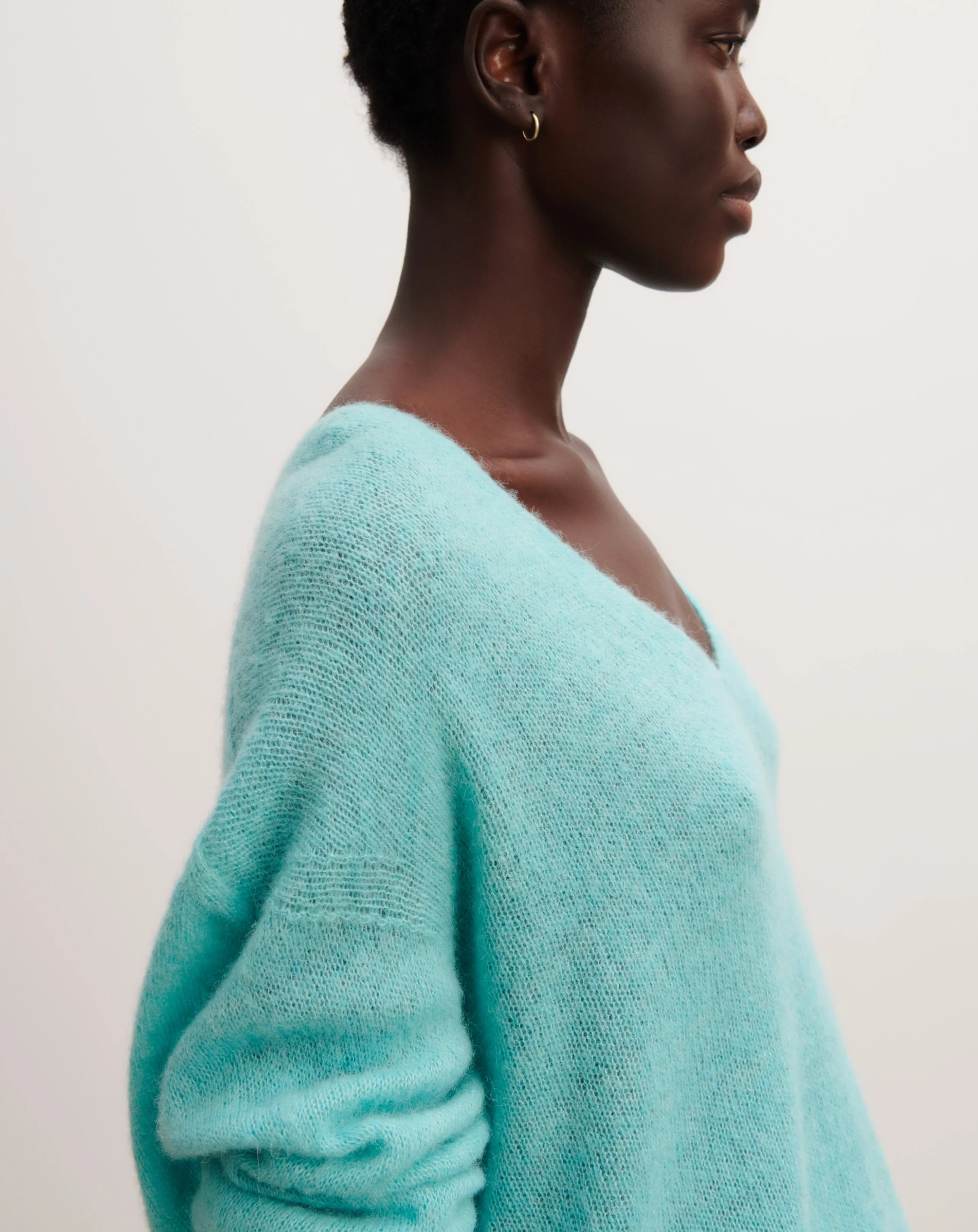 Feather-light knit V-neck Eric Bompard
