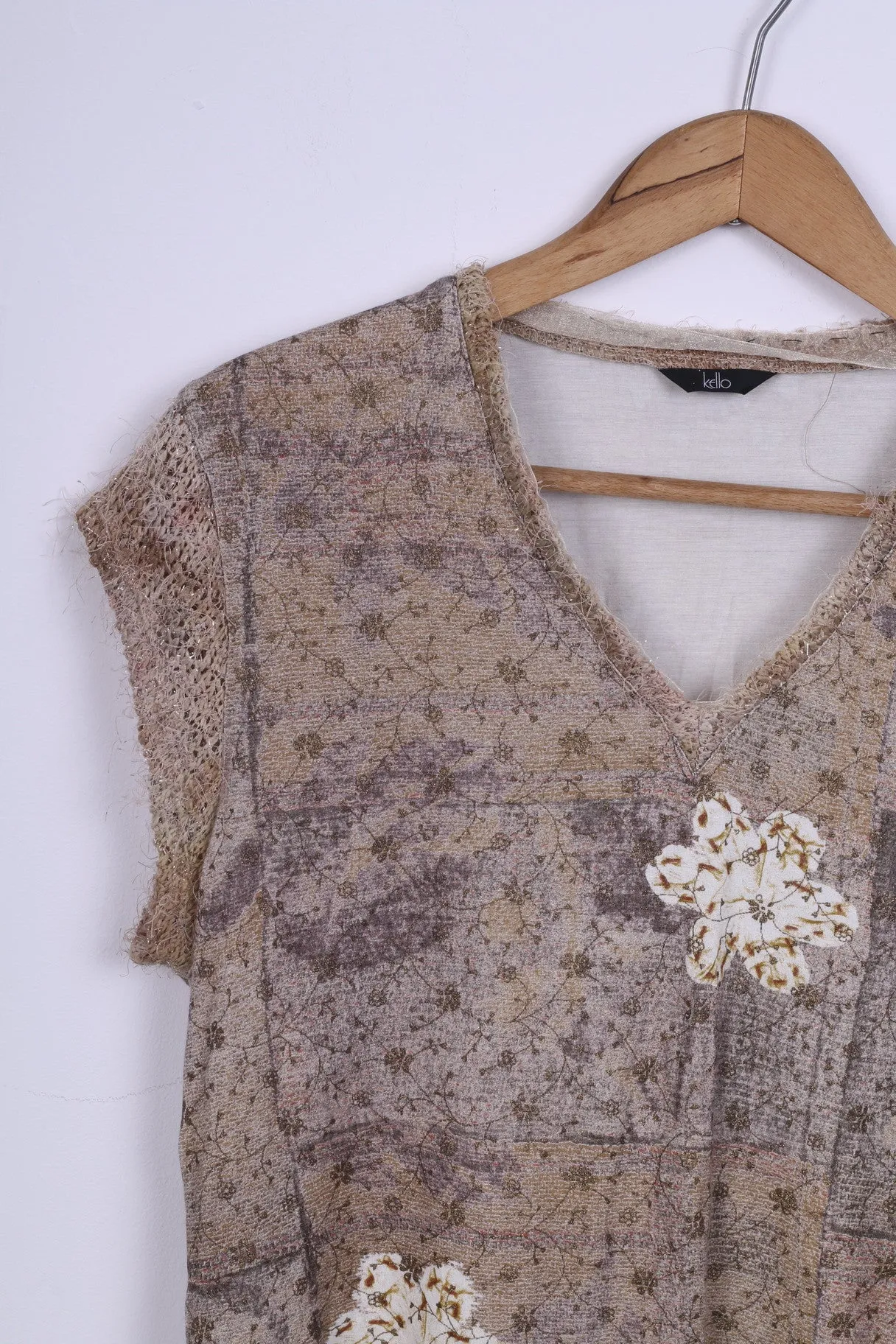Kello Womens M Shirt V Neck Flowers Sleeveless Beige