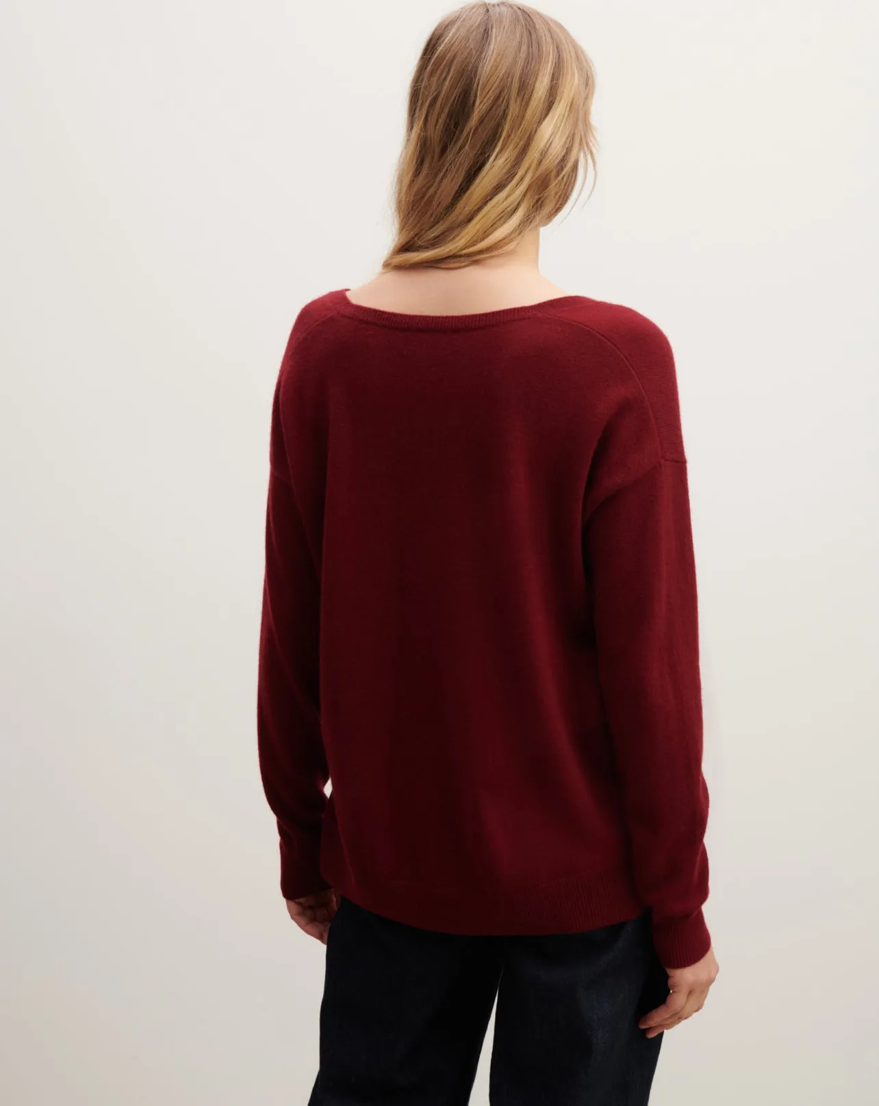 Loose V-neck pullover Eric Bompard
