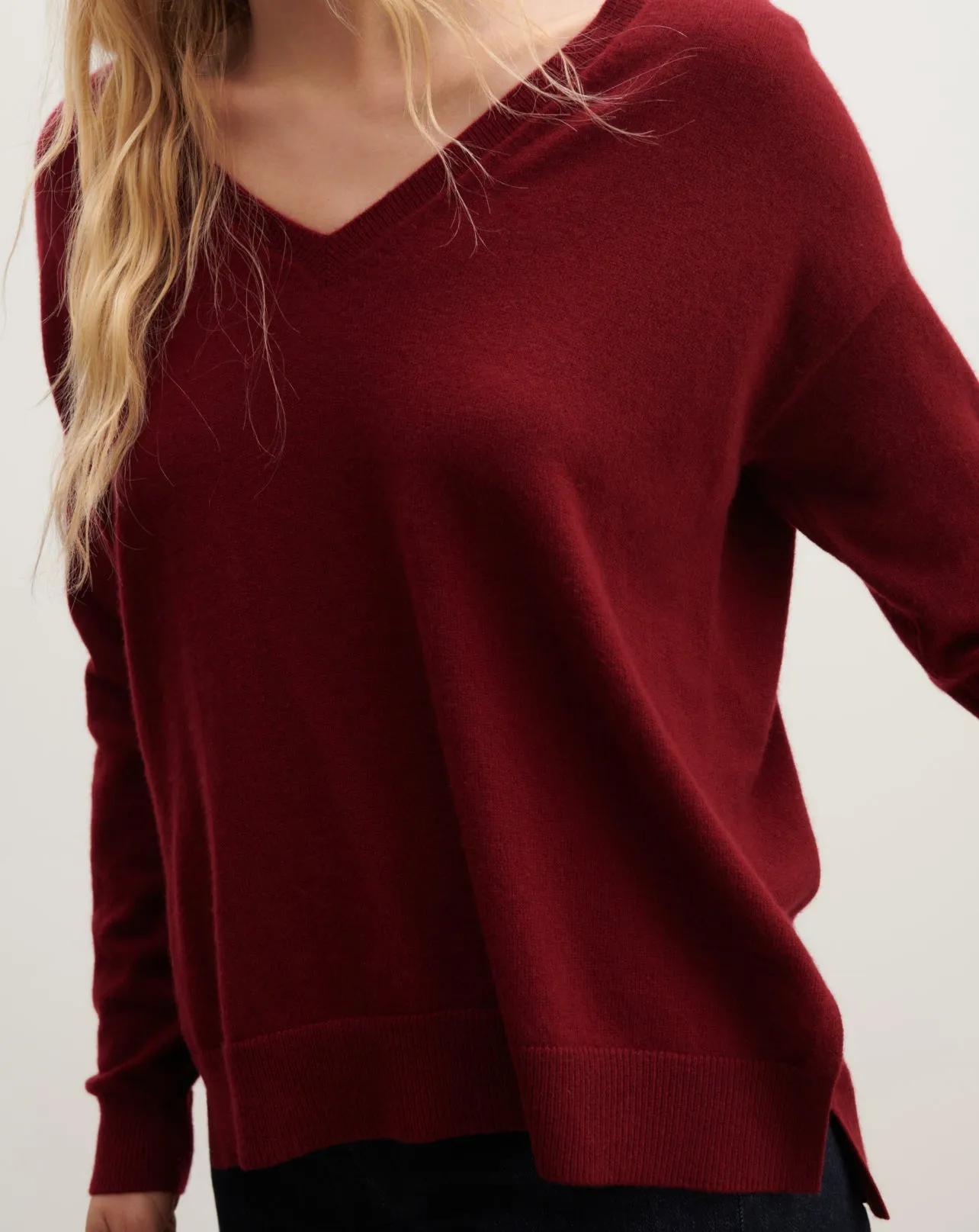 Loose V-neck pullover Eric Bompard
