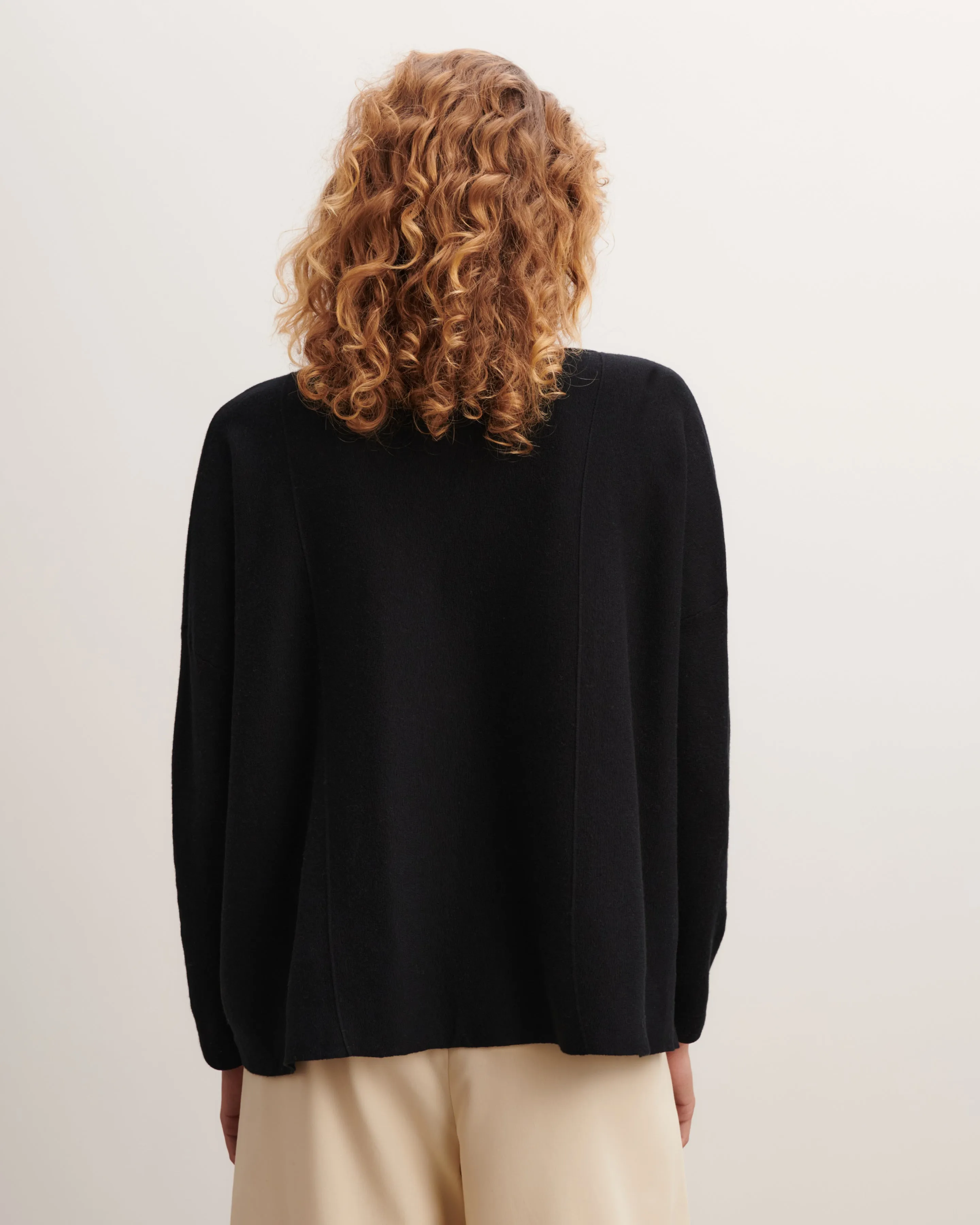Minimalist V-neck pullover Eric Bompard