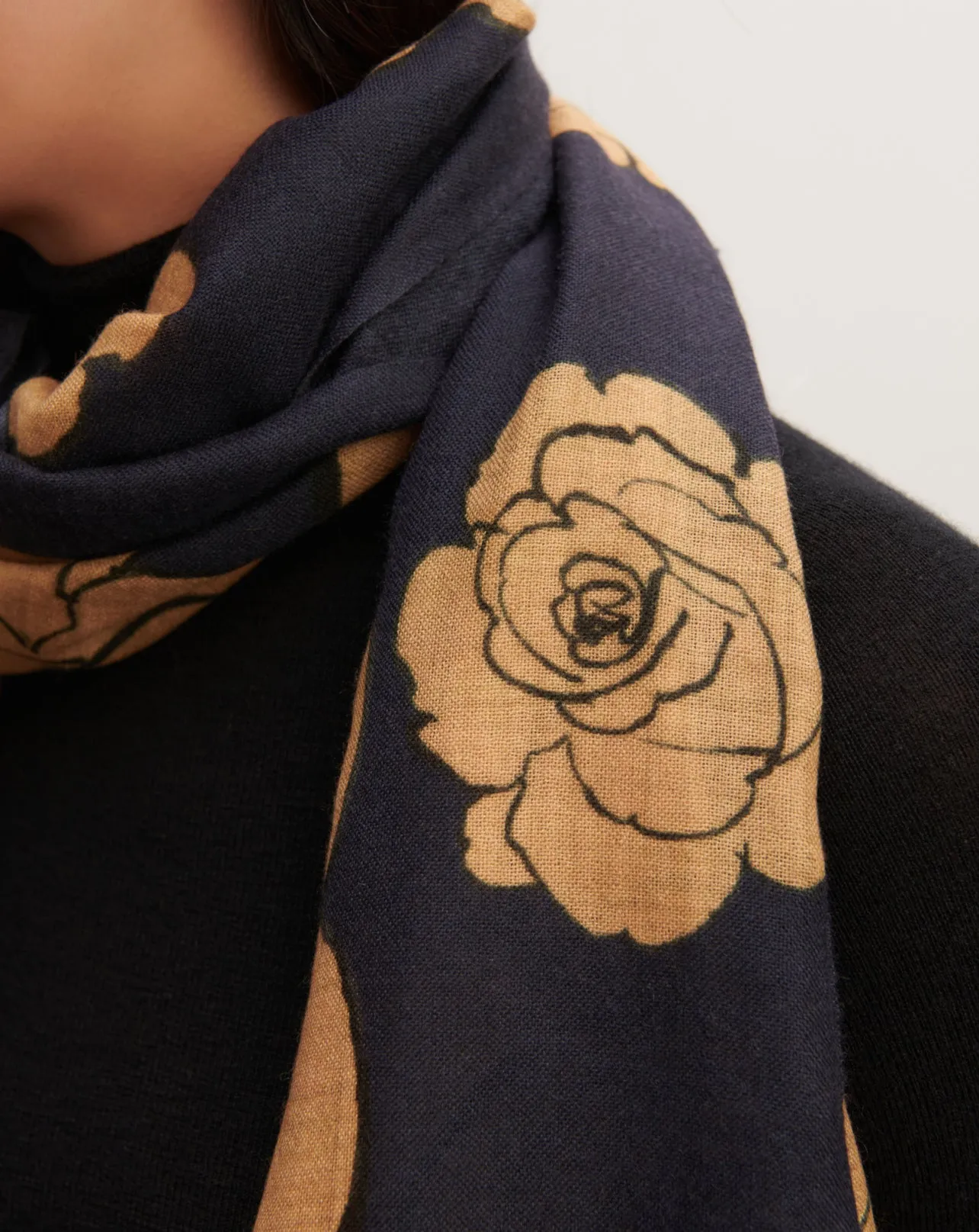 Printed stole Eric Bompard