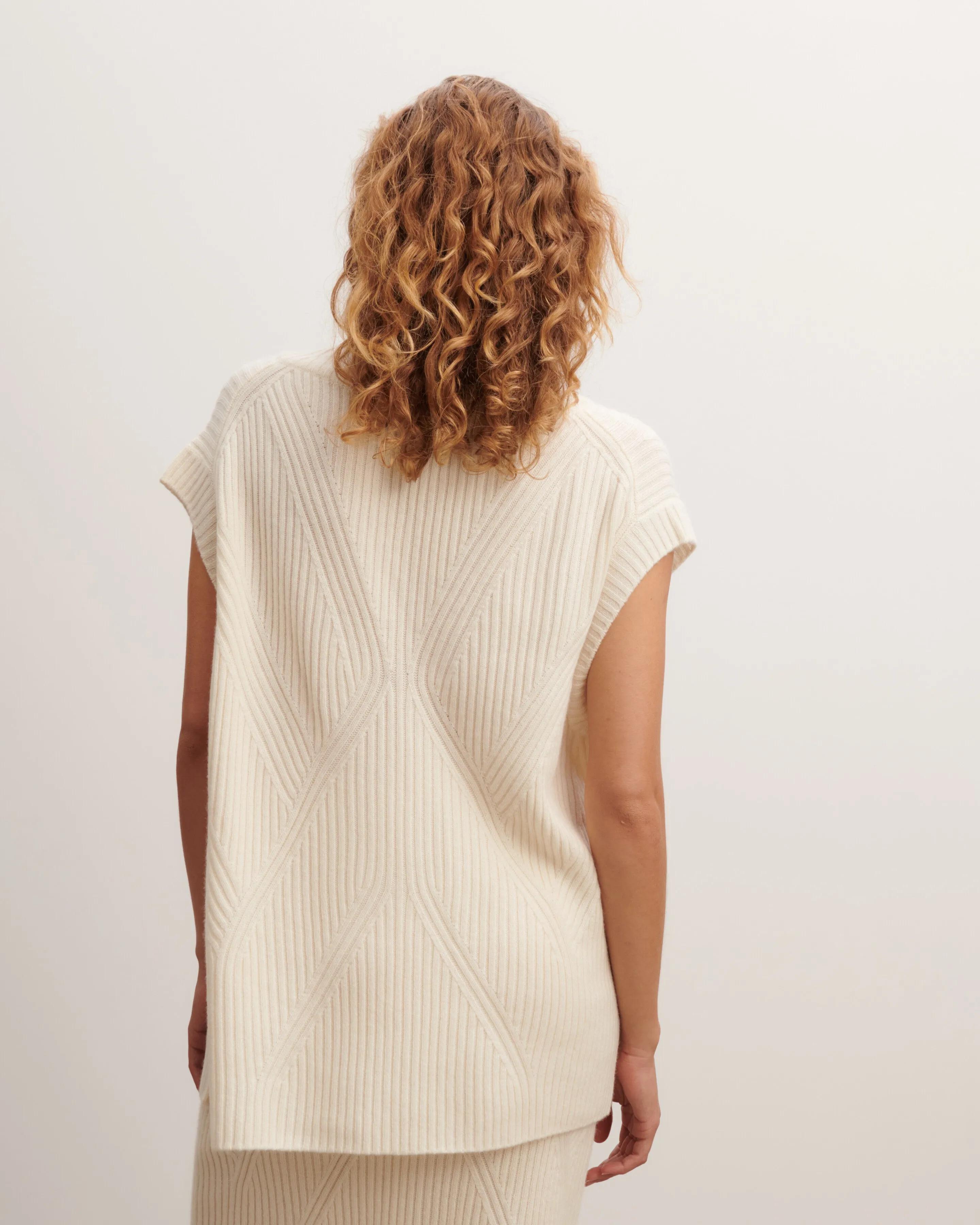 Sleeveless V-neck pullover Eric Bompard