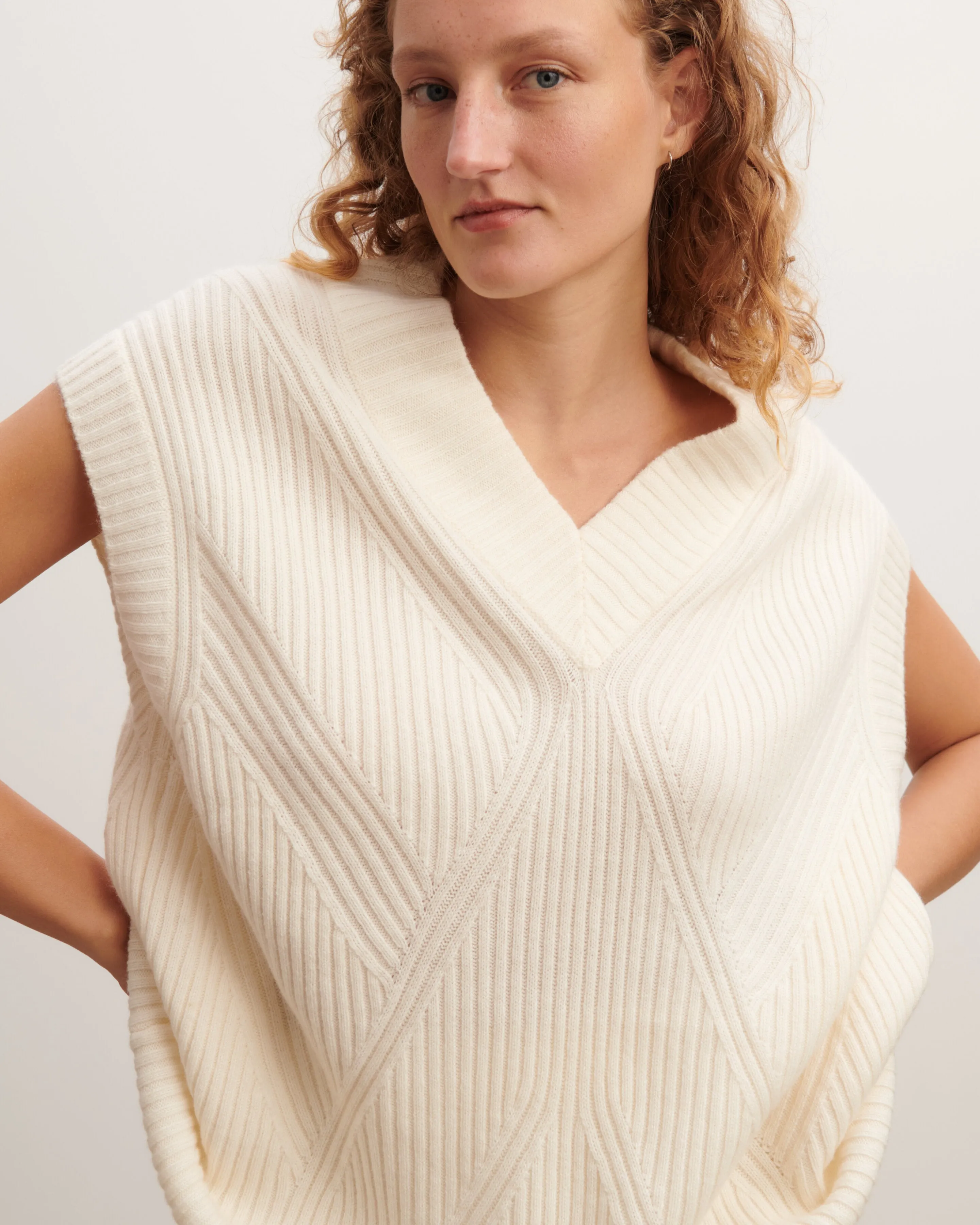 Sleeveless V-neck pullover Eric Bompard