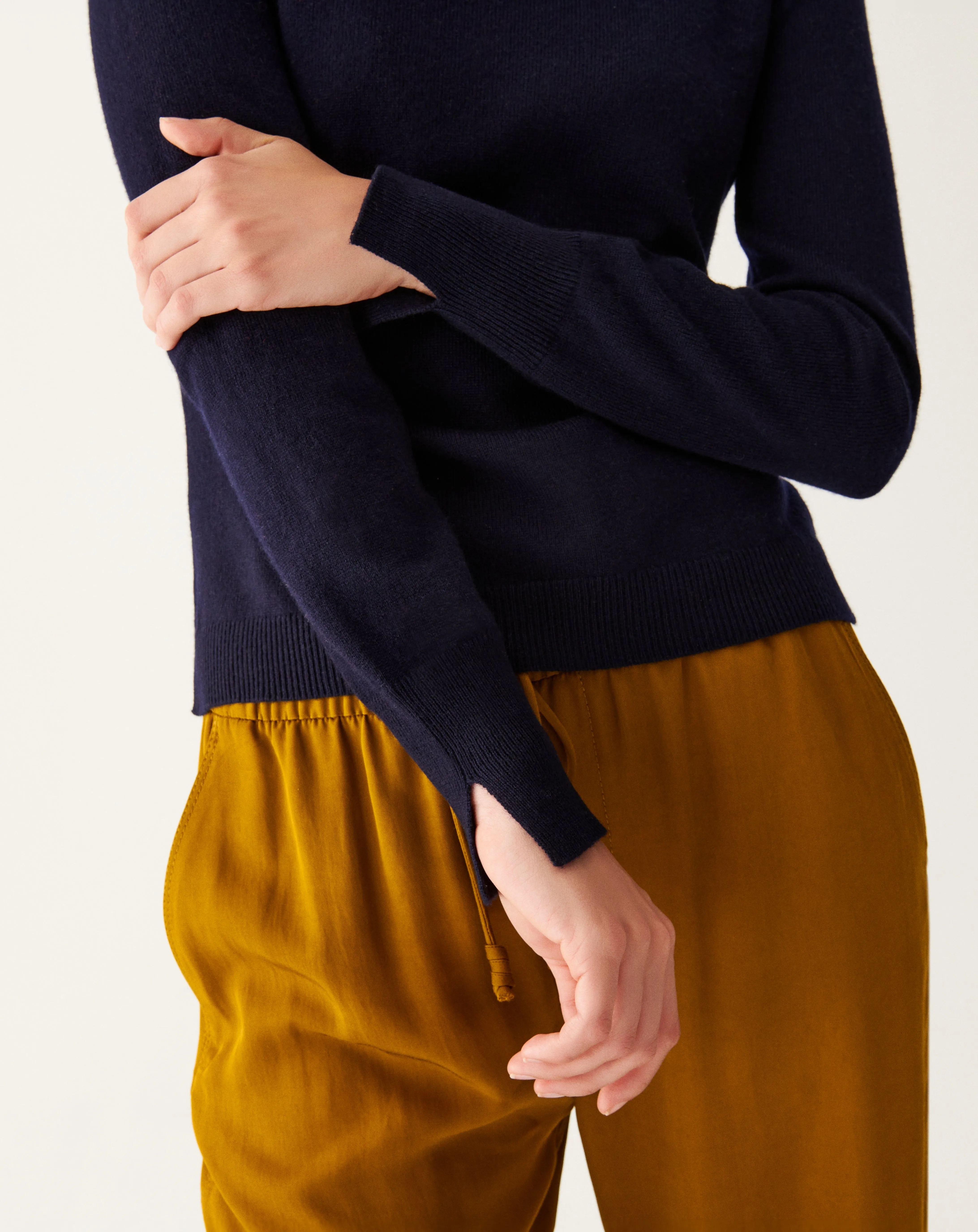 Slit edges fitted crew neck jumper Eric Bompard