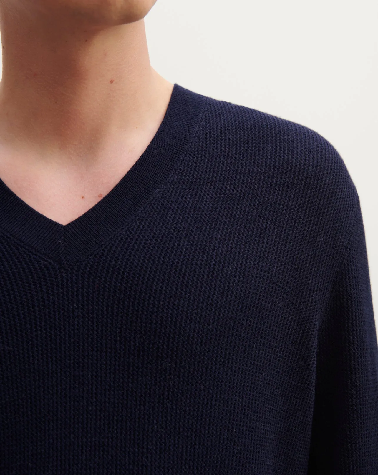 Textured V-neck pullover Eric Bompard