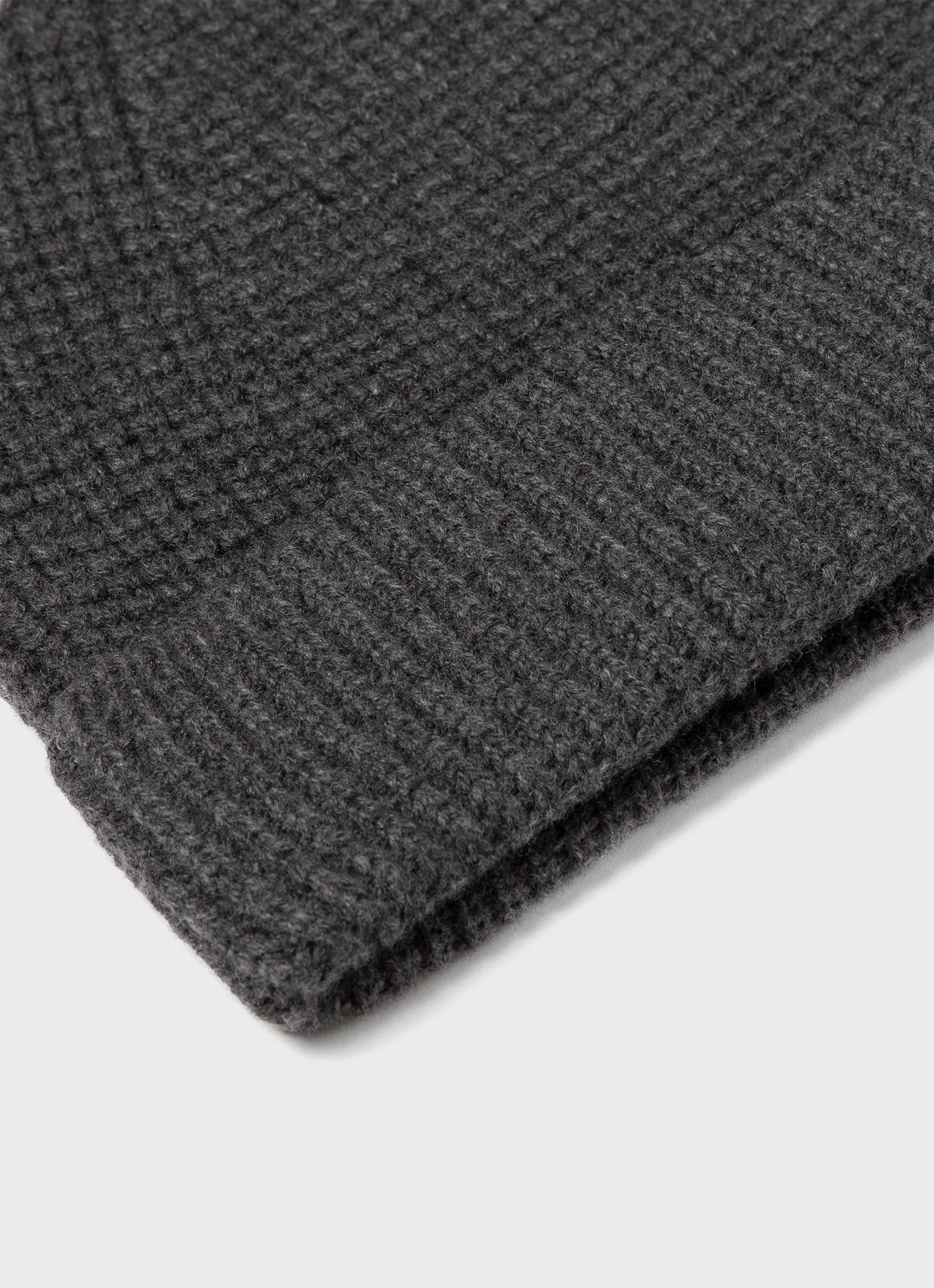 Textured Waffle Hat in Charcoal Melange Sunspel