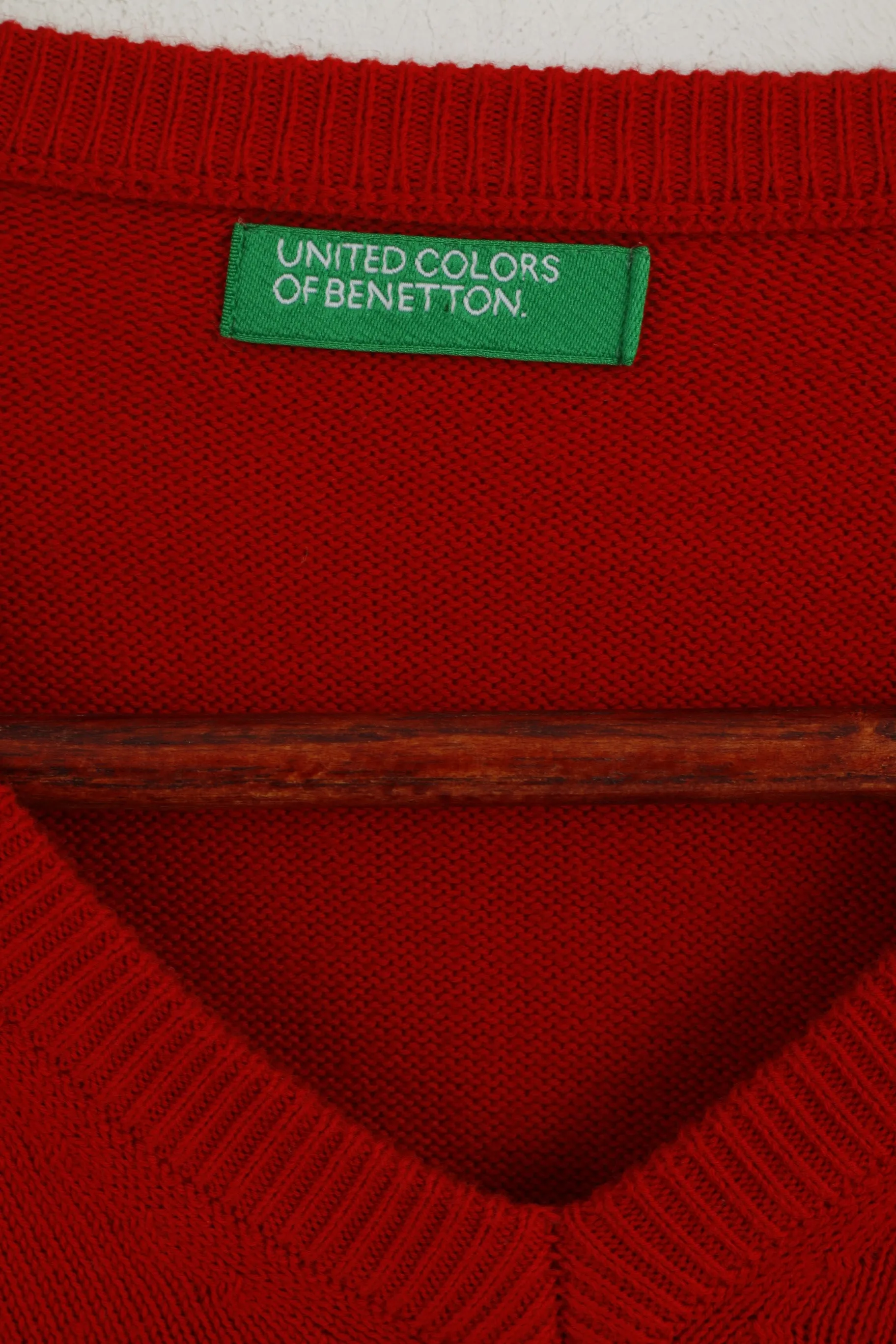 United Colors of Benetton Men M Jumper Red Cotton V Neck Classic Sweater
